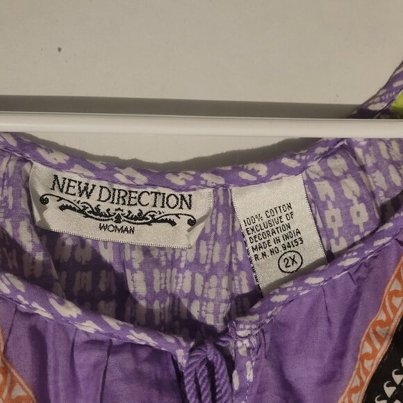 New Directions Weekend Women's 2X TShirt Asymetric Aztec - Picture 3 of 3